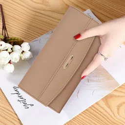 reshu Casual, Party Beige Clutch image 3