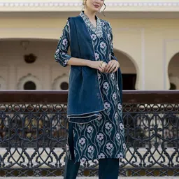 navlik Women Viscose Rayon Kurti Pant Dupatta Set image 2