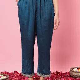 VredeVogel Ethnic Motifs Yoke Design Kurta with Trousers & With Dupatta image 5