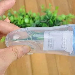 onisha Baby Food Feeder Bottle With Spoon And Silicone Fruit Nibler With Free Bibs 2pcs- Silicone image 2