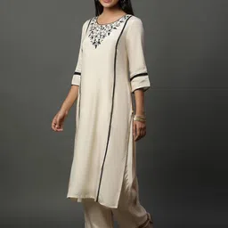 AURELIA Floral Embroidered Round Neck Straight Kurta With Palazzos & Dupatta image 4