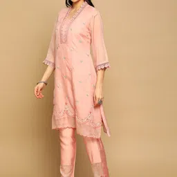 HEEPOSH Floral Embroidered Kurta with Trousers & Dupatta image 5