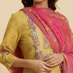 W Floral Printed Regular Gotta Patti Detail Kurta With Trousers & Dupatta image 2