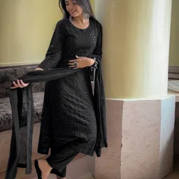 skylee Women Cotton Rayon Kurta Pant Dupatta Set image 4