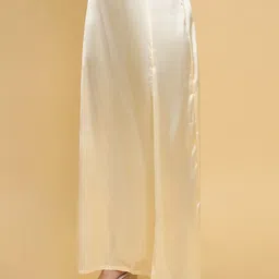 Soch Women Cream Coloured Solid Petticoat Shapewear image 3