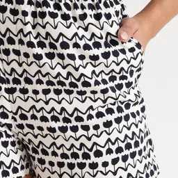 stenzo fashion Printed Women White Hotpants image 4