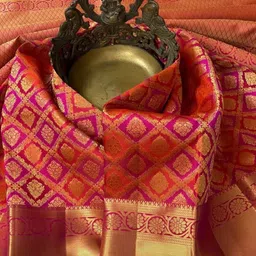 avantika fashion Woven Kanjivaram Pure Silk, Art Silk Saree image 3