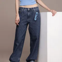 Calvin Klein Jeans Women Mid-Rise Straight Fit Light Fade Pure Cotton Jeans-image-4