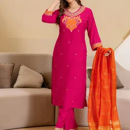 SANISA Floral Embroidered Sequinned Straight Kurta With Trousers & Dupatta image 5
