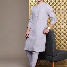 House of Pataudi Men Jashn Floral Embroidered Thread Work Pure Cotton Kurta With Churidar image 3