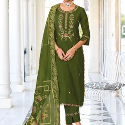 VredeVogel Women Green Embroidered Regular Kurta with Trousers & With Dupatta-picture-41