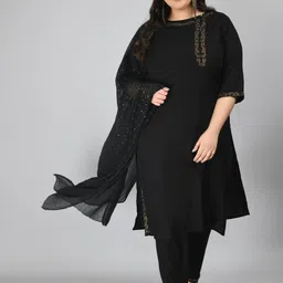 prettyplus by desinoor.com PrettyPlus by Desinoor com Women Plus Size Embroidered Kurta with Trousers & With Dupatta-picture-29