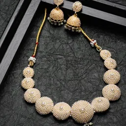 Sukkhi Gold Plated Stone Studded Jewellery Set image 5
