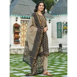 PHEETA Women Black Paisley Printed Patchwork Pure Cotton Kurta with Trousers & With Dupatta image 2