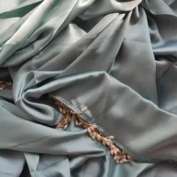 pd cloth villa Solid/Plain Bollywood Satin, Silk Blend Saree image 5