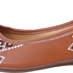 ravis Jutis For Women image 5