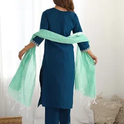 skylee Women Cotton Blend Kurta Pant Dupatta Set image 2