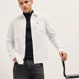 the bear house Men Relaxed Fit Fit Solid Spread Collar Casual Shirt-picture-16