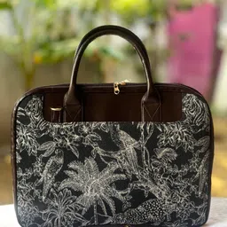 Women Grey, Brown Messenger Bag-image-4