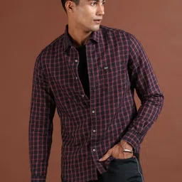 the indian garage co. Men Slim Fit Checkered Spread Collar Casual Shirt-picture-11