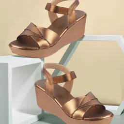 mochi Women Wedges Sandal-picture-21