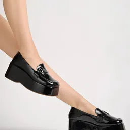 Shoetopia Girls Textured Block Pumps with Buckles-picture-32