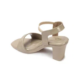 CHINRAAG Platform Sandals with Buckles image 2