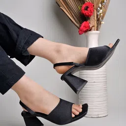 Shoetopia Girls Open Toe Block Heels-picture-26