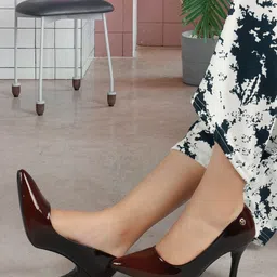 ELLE Pointed Toe Slim Heel Pumps image 3