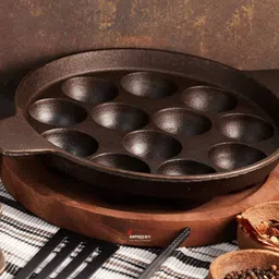 aarogyam Cast Iron Appam Paniyaram Thattu Pre Seasoned, 12 Cavity Paniarakkal 12 L capacity 30 cm diameter image 2