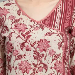 meesan Casual Regular Sleeves Printed Women Maroon, Beige Top image 3