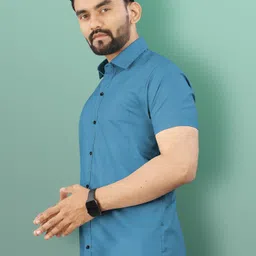 vebnor Men Regular Fit Solid Casual Shirt image 4