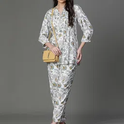 truestride Top Pant Co-ords Set image 2