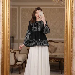 taranjal Casual Bell Sleeves Printed Women Black Top-picture-14