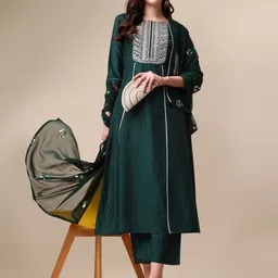 youthnic Women Silk Blend Kurta Palazzo Dupatta Set image 2