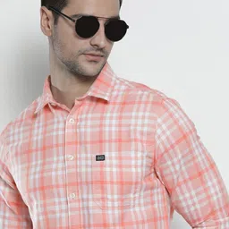 the indian garage co. Men Slim Fit Checkered Spread Collar Casual Shirt-picture-19