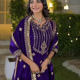 skylee Women Velvet Kurta Pant Dupatta Set image 1