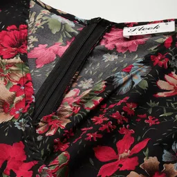 Sleek Italia Floral Printed V-Neck Basic Jumpsuit image 4