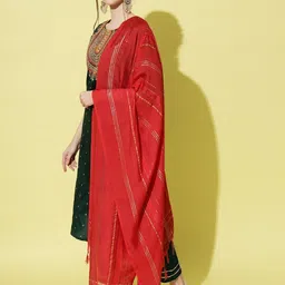 vredevogel Women Silk Blend Kurta Pant Dupatta Set image 2