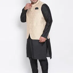 Hangup Men Solid Raw Silk Kurta with Pyjamas image 2