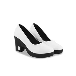 Shoetopia Girls Textured Round Toe Block Heeled Pumps image 2