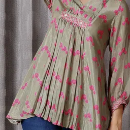 SUKRUTI DESIGN women floral Printed V-Neck Gathers Tunic image 3