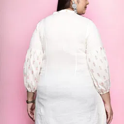 A PLUS BY AHALYAA Plus Size Mandarin Collar Printed Cotton Tunic image 4