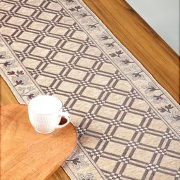 BELLA TRUE Cream-Coloured Embroidered Chennile Table Runner image 2