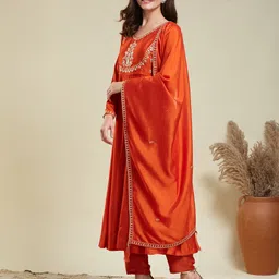 mokosh Women Silk Blend Kurta Pant Dupatta Set image 3