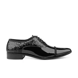 Bxxy Men Textured Lace-Up Oxfords image 4