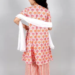 INCLUD Girls Ethnic Motifs Printed Gotta Patti Pure Cotton Kurta With Trousers & Dupatta image 4