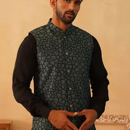 Jompers Men Embroidered Regular Chikankari Kurta with Churidar image 5