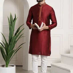 SOJANYA Men Maroon Self Design Straight Kurta with Churidar image 3