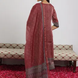 Libas Maroon Bandhani Printed Sequinned Straight Kurta with Trouser & Dupatta image 5